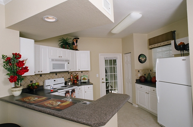 Estates at Stuart kitchen