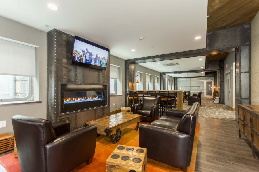 Alcoa common space with TV and chairs