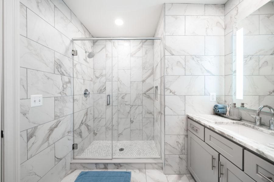 Spa-stye bathroom with granite tile