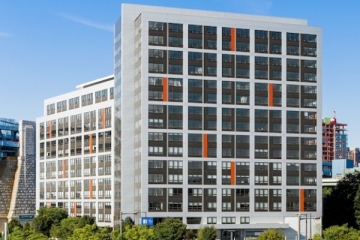 One Water Street apartments in Philadelphia