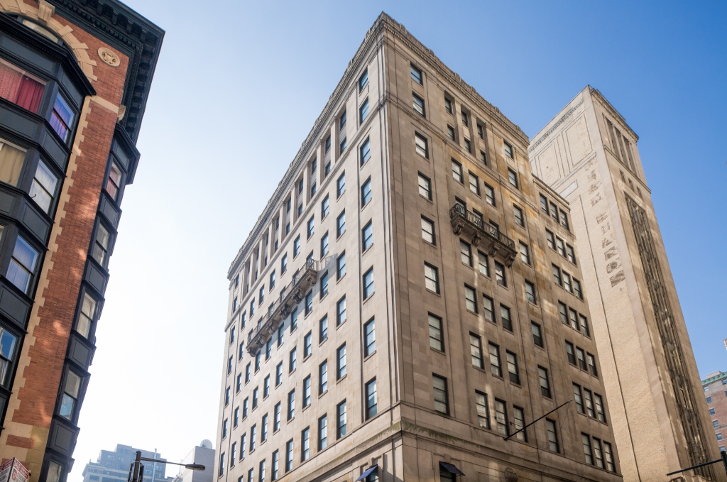 1300 Chestnut Street In Philadelphia Pa Pmc Property Group Apartments