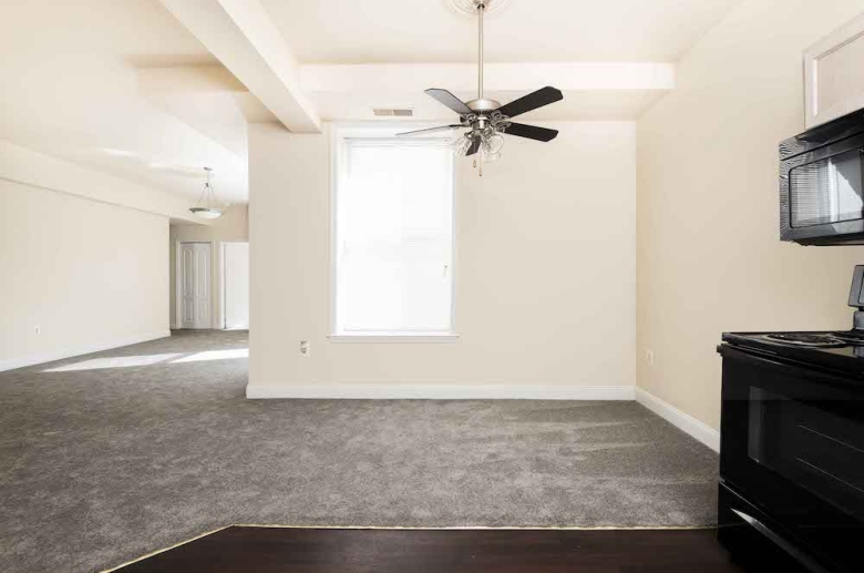 Living area with ceiling fan