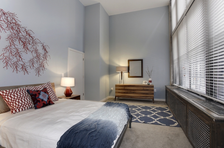 Bedroom with abundant windows 