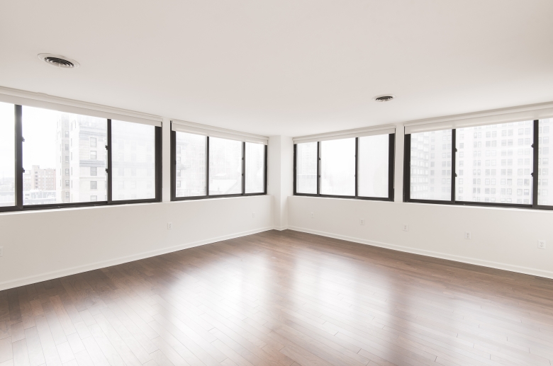 Expansive windows with panoramic view to the city