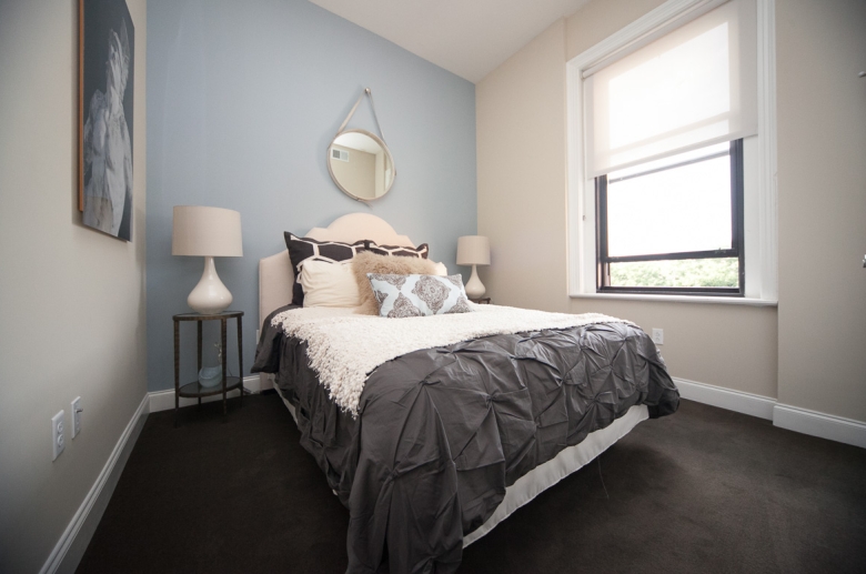 1304 St Paul modern and bright updated bedroom