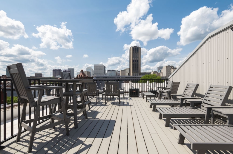 Fully furnished roof deck