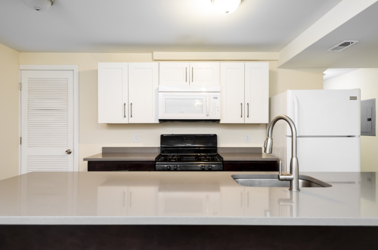 breakfast bar with undermounted sink