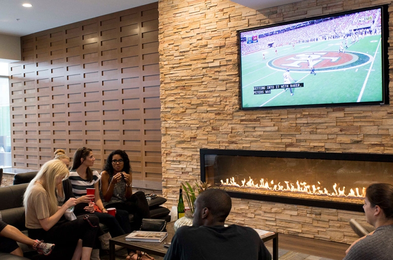 Lounge with gas fireplace and flatscreen TV