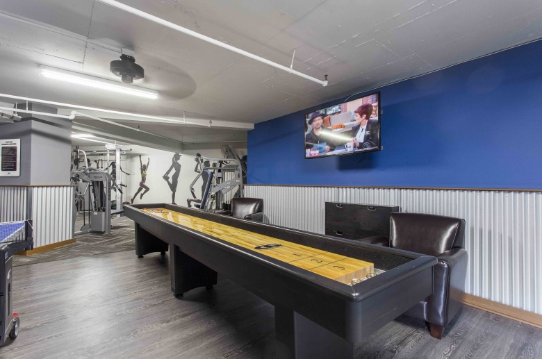 Parkway House resident lounge table games