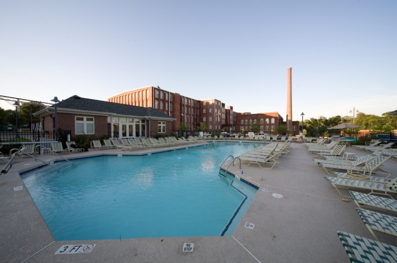 Pool with elevated seating