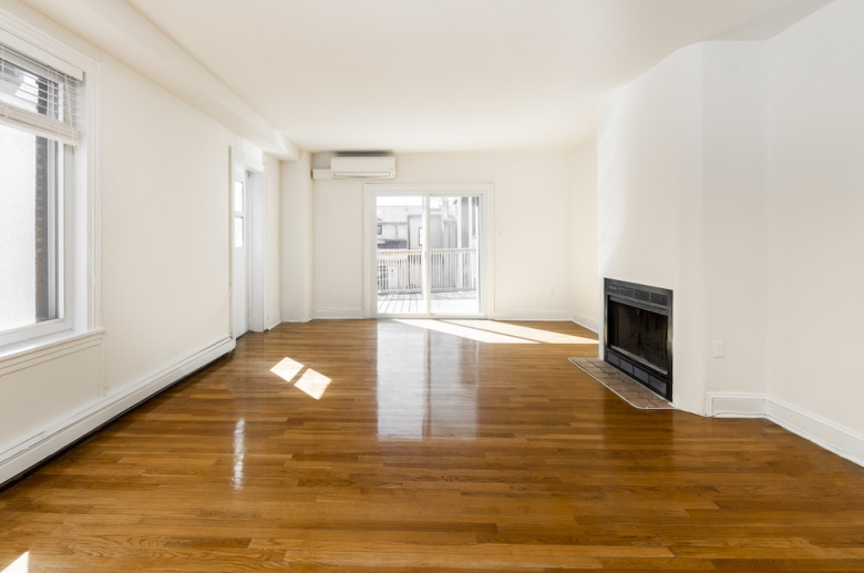 Living space with fireplace