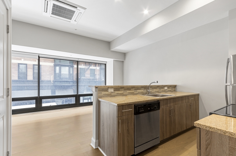 Kitchen breakfast bar with sink