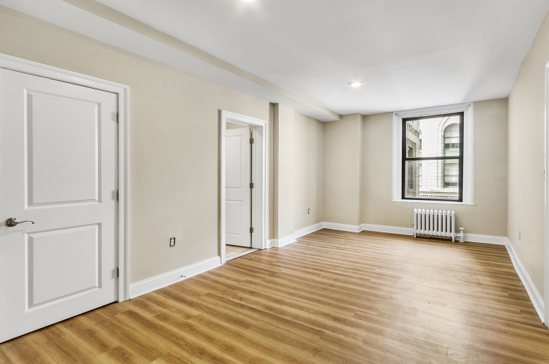 Adelphia House bedroom natural lighting