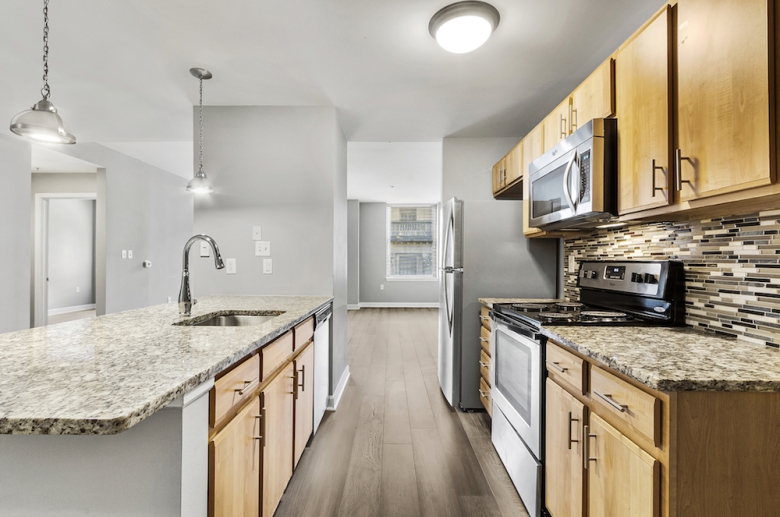 Tile kitchen backsplash