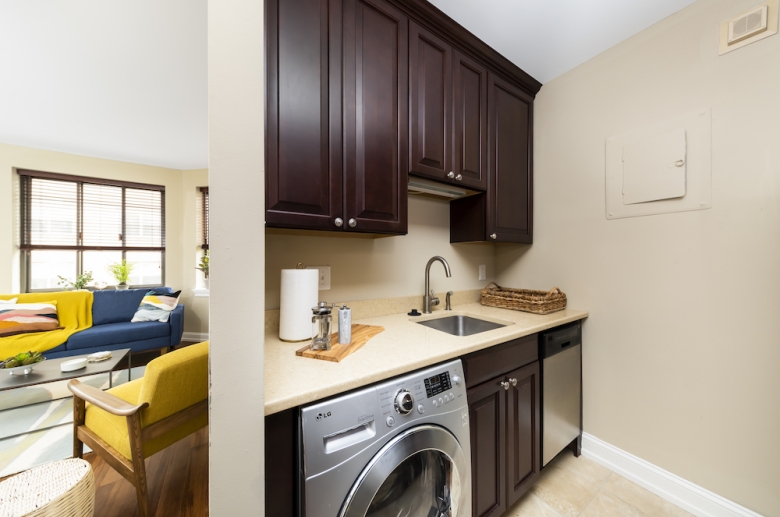 Wet bar ideal for entertaining