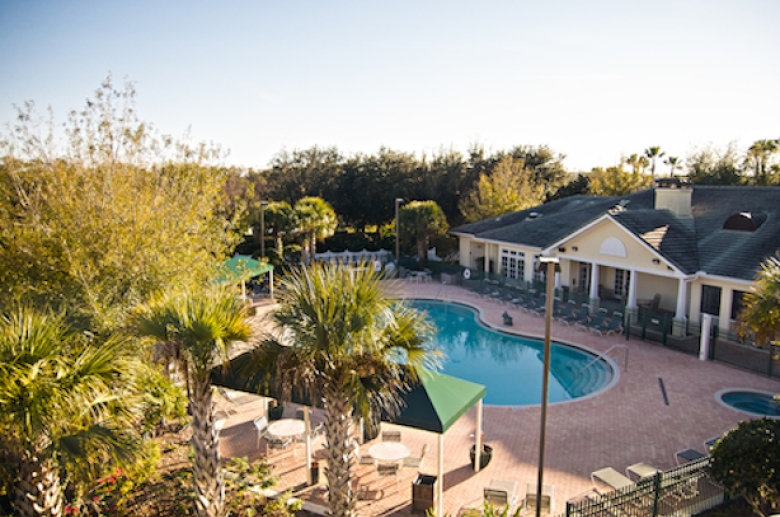 Windsor Club resident pool and deck