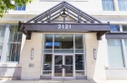 2121 Market entrance